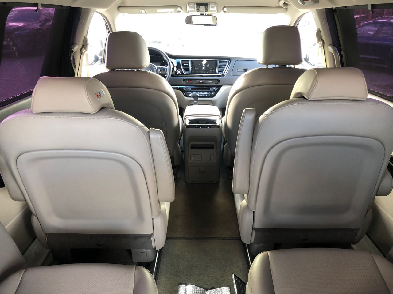 KIA Carnival foto 16