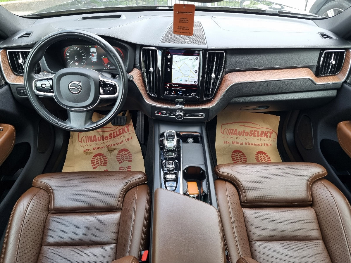 Volvo XC60 2020 photo 11