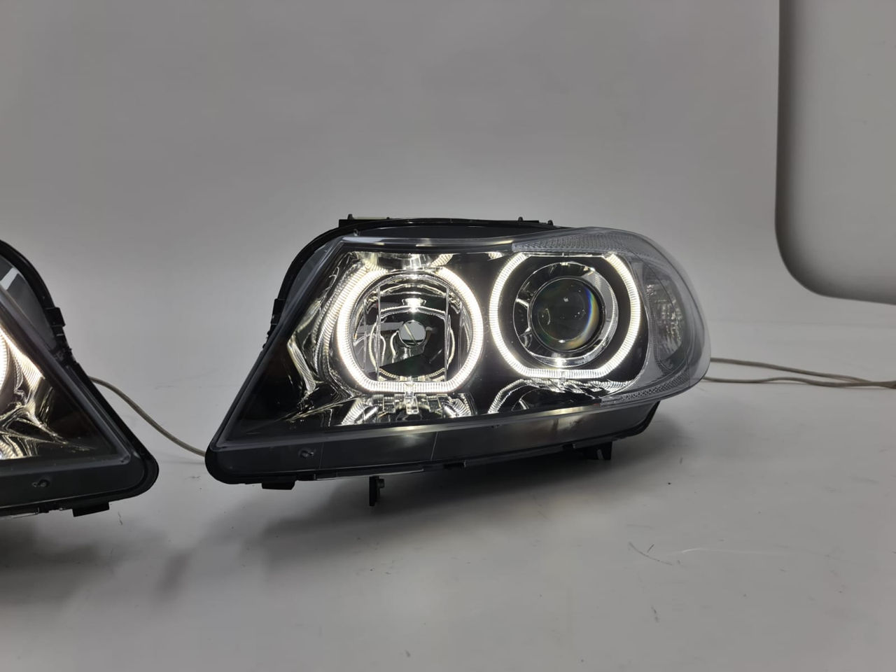 Livrare Gratuita Faruri Angel Eyes BMW Seria 3 E90 2005-2008 pentru masinile fara xenon foto 6