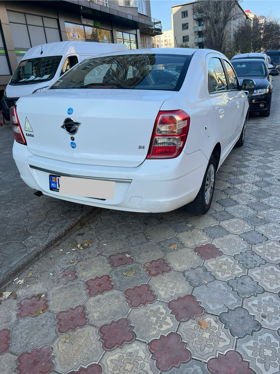 Chevrolet Cobalt фото 4