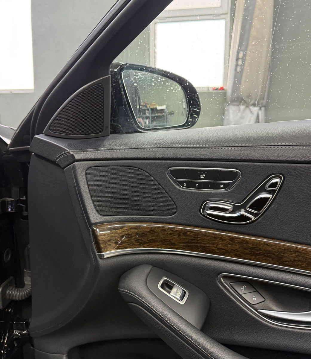 Mercedes  - capace burmester pentru boxe , S-Class foto 1