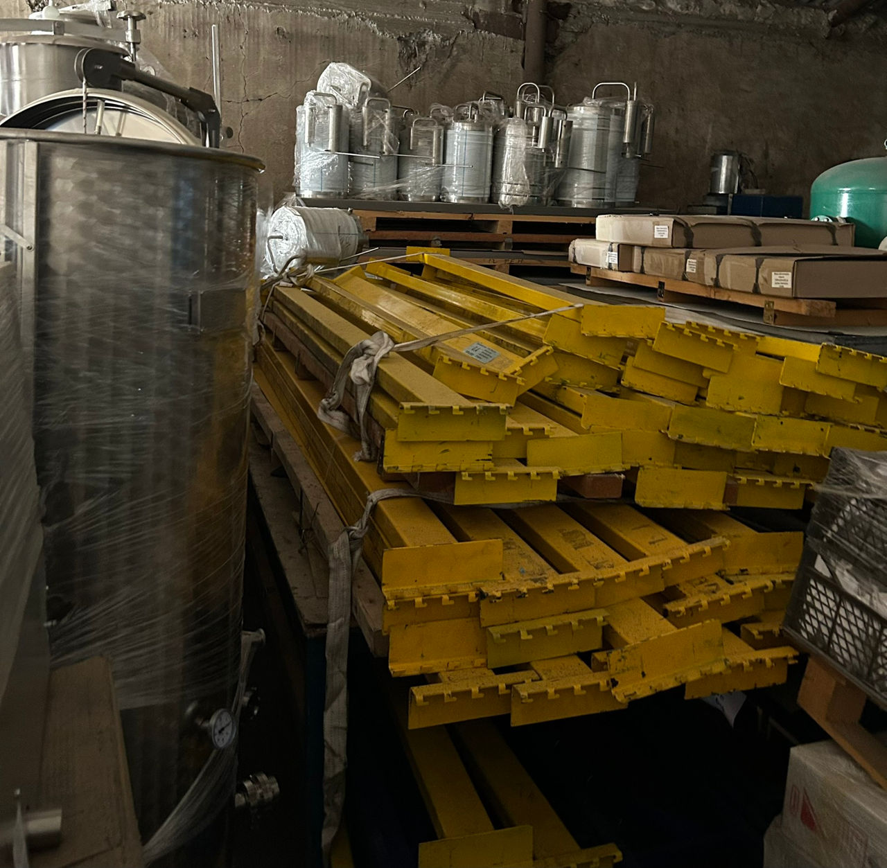 Materiale, piese, confecții și utilaje inox foto 1
