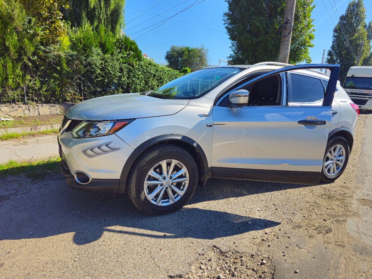 Nissan Rogue foto 9