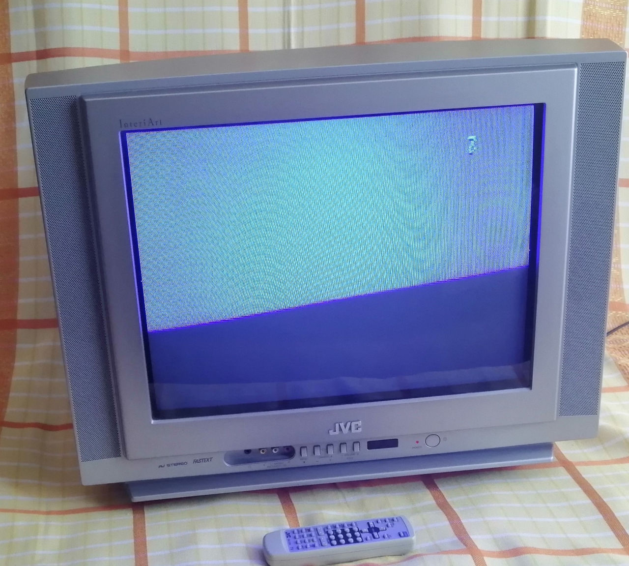 Телевизор JVC AV-2168ТEE 21 дюйм 54 см, с плоским кинескопом. фото 0