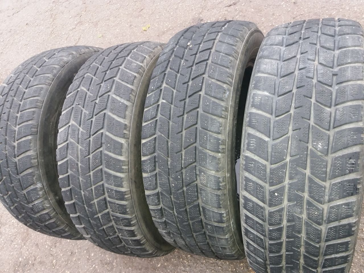195/60/R15 urgent