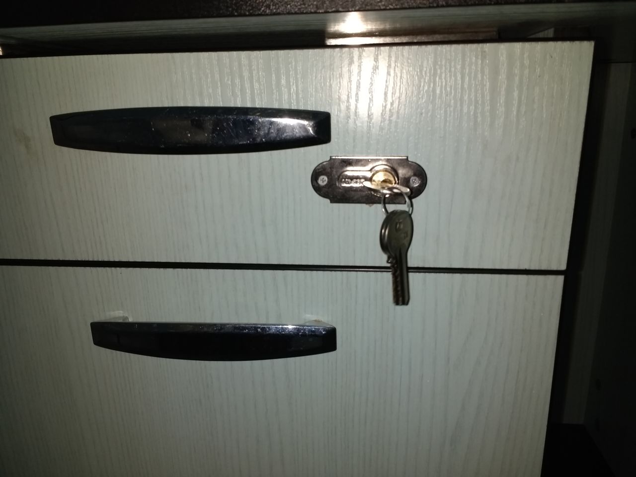 Мастер lacatus deblocare schimb montare reparatie reglare lacate usi ferestre. termopane steclopache foto 2