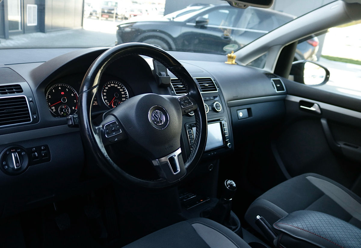 Volkswagen Touran фото 6