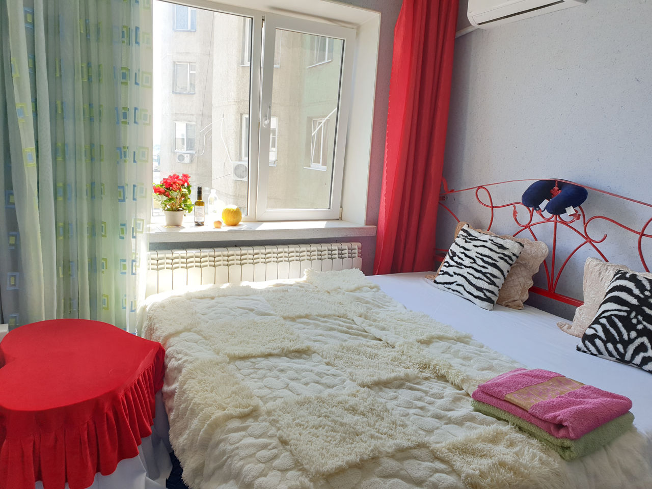 Apartament cu 2 camere, 55 m², Centru, Chișinău foto 0