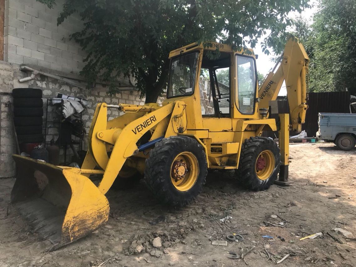 BuldoExcavator Venieri VF623 foto 3