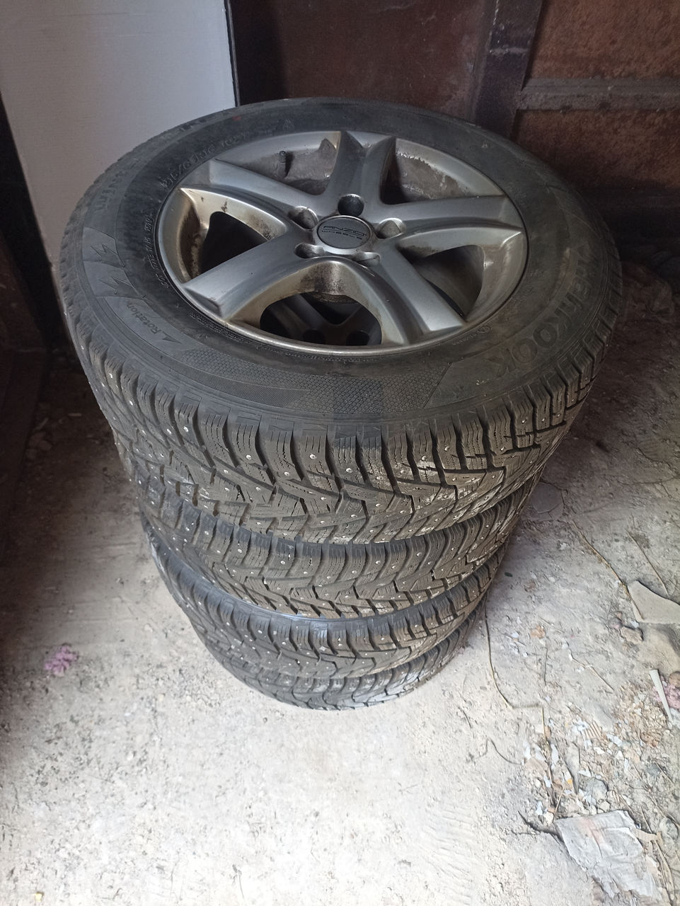 Hankook 215/65 R16 .Rotile de 16 Nissan, Qashqai, Renault kadjar Dacia ...