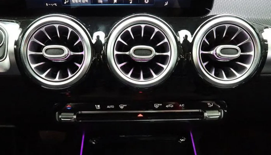 Mercedes GLB foto 9