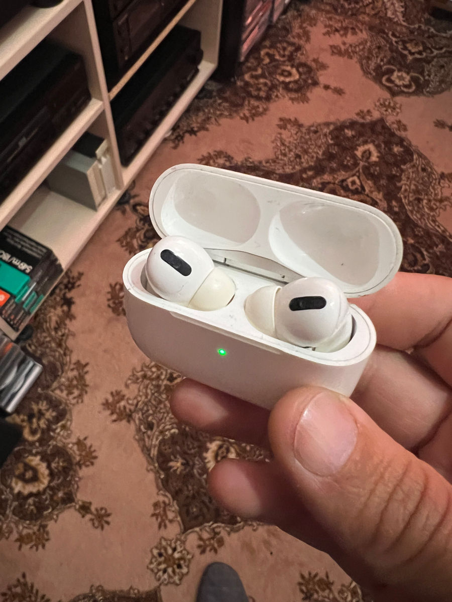 AirPods Pro, оригинал, хрипит немного звук фото 1