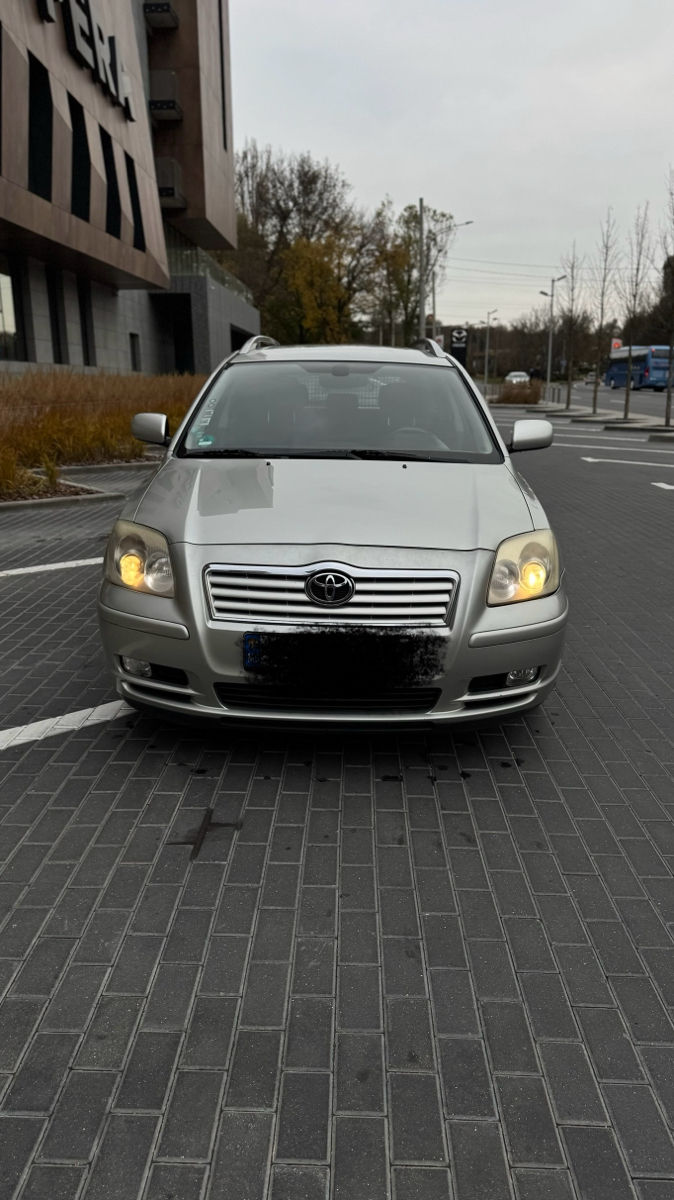 Toyota Avensis foto 0