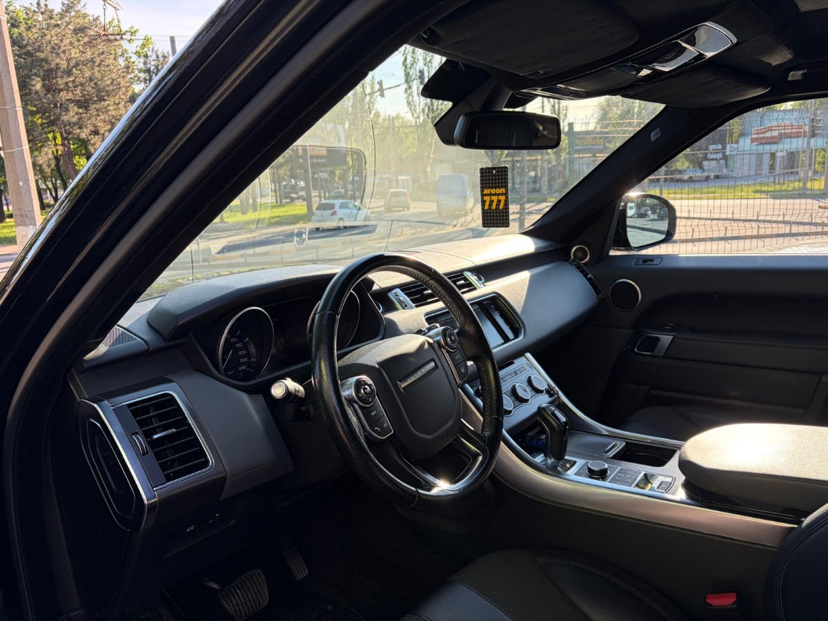 Land Rover Range Rover Sport an. 2014 cu rulaj 70000 km, Benzină, 27000
