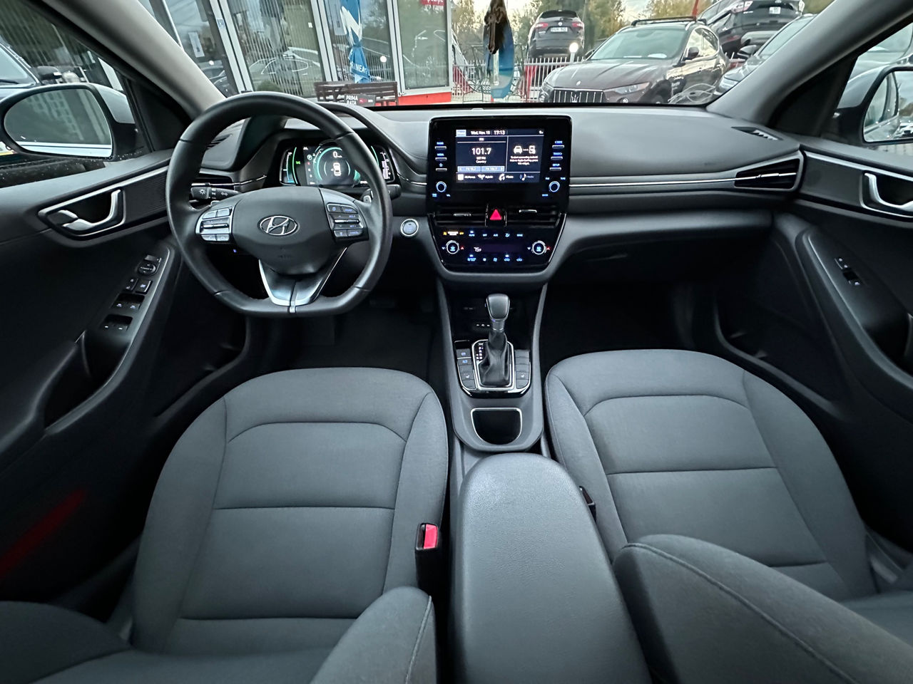 Hyundai IONIQ foto 8