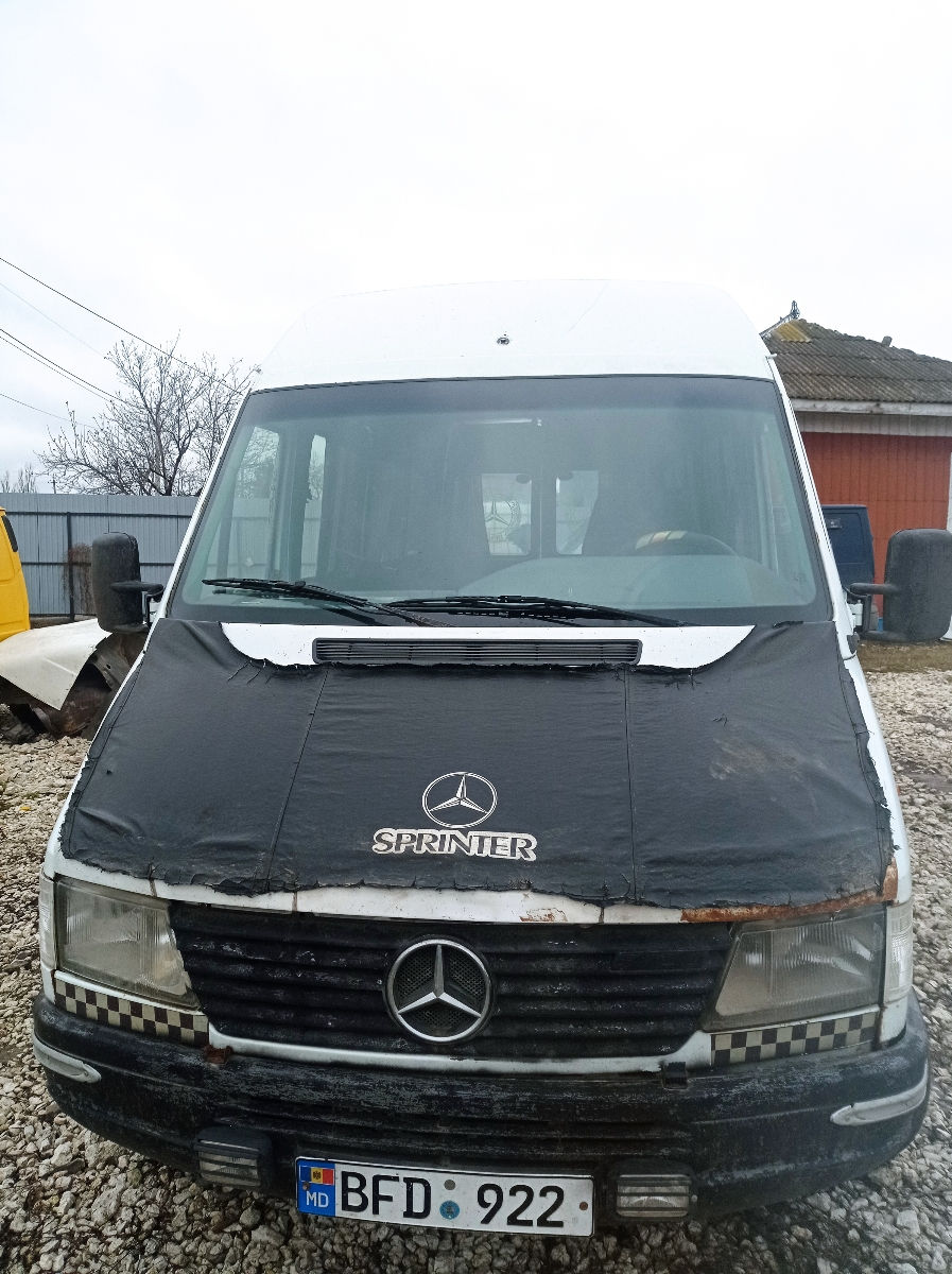 Dezmembrezi Mercedes sprinter foto 1