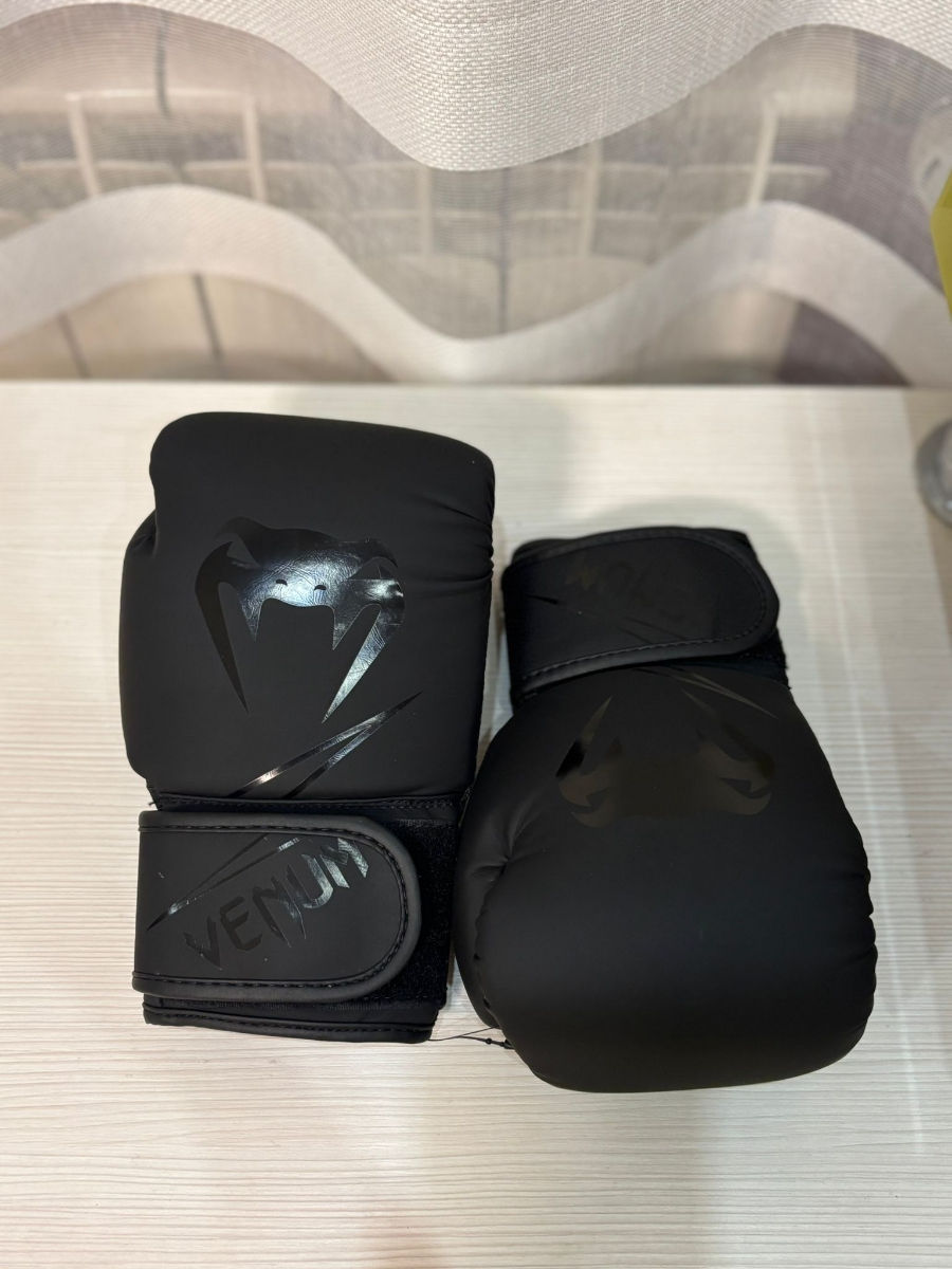 Mănuși de box și kickboxing, marimea 8 oZ Venum foto 1