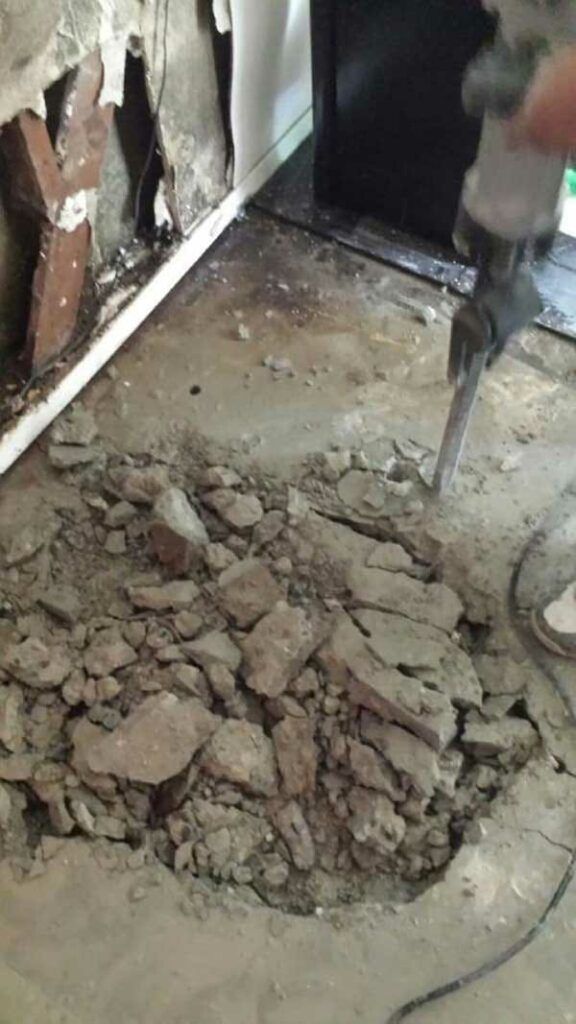 Curatarea peretilor pentru reparatie . Demolam orice фото 9