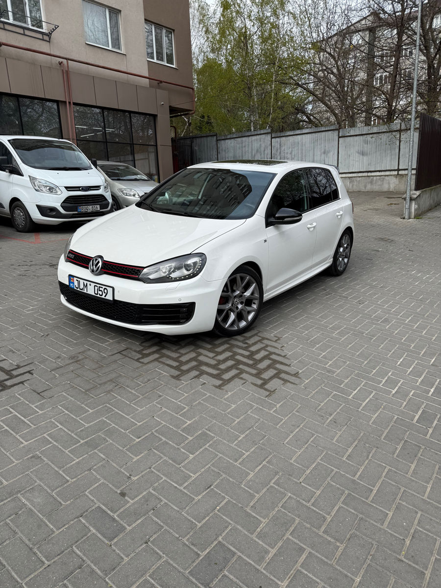 Volkswagen Golf foto 1