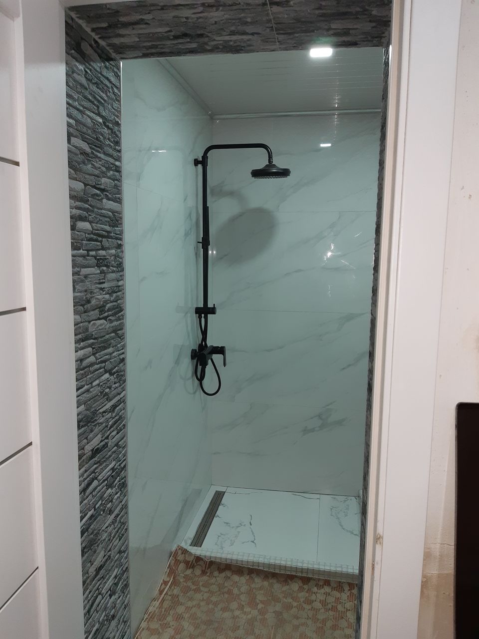 Reparatie la baie ремонт ванной комнаты foto 7