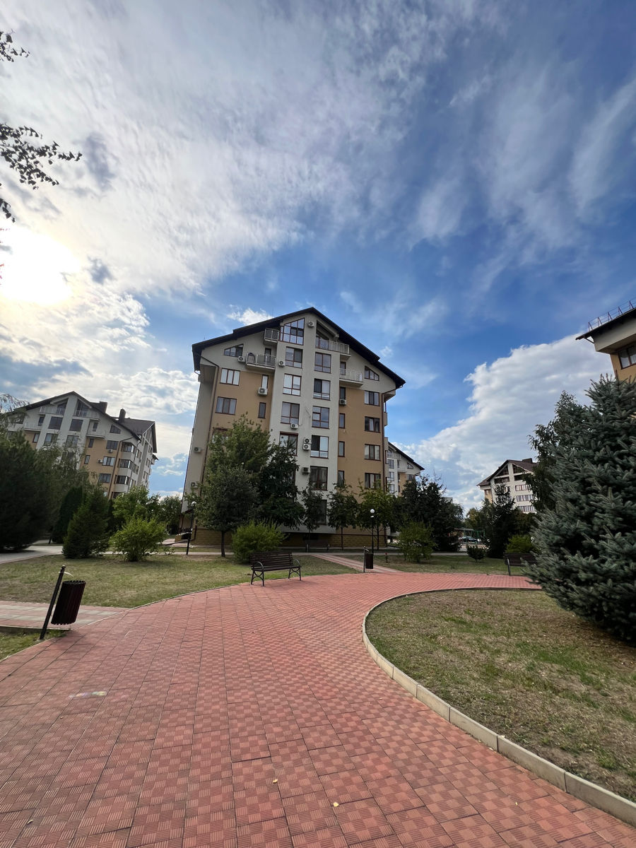 Apartament cu 3 camere, 140 m², 4 etaj