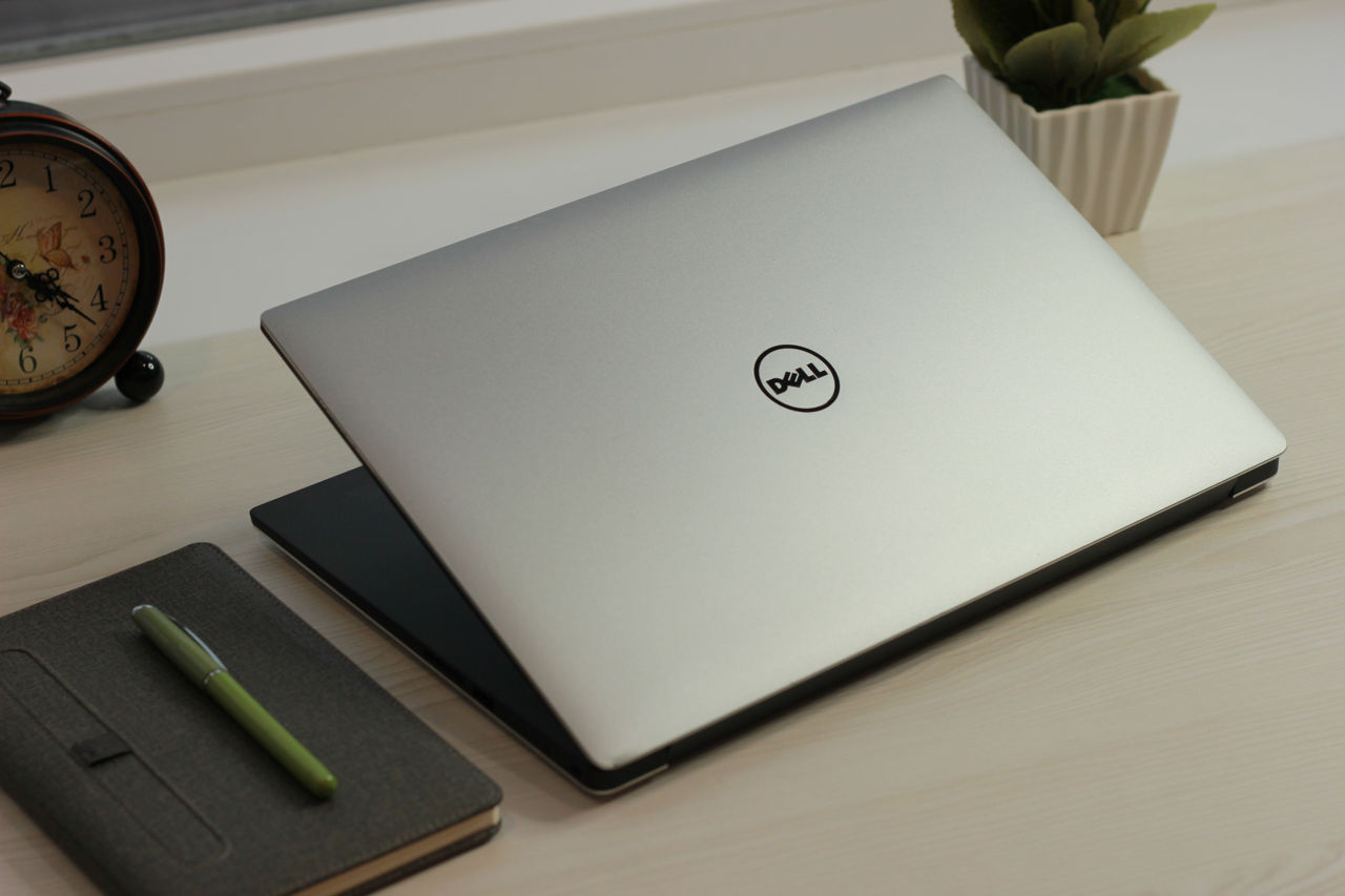 Dell XPS 15 9560 IPS (Core i7 7700HQ/16Gb DDR4/512Gb SSD/Nvidia GTX 1050/15.6" FHD IPS) foto 8