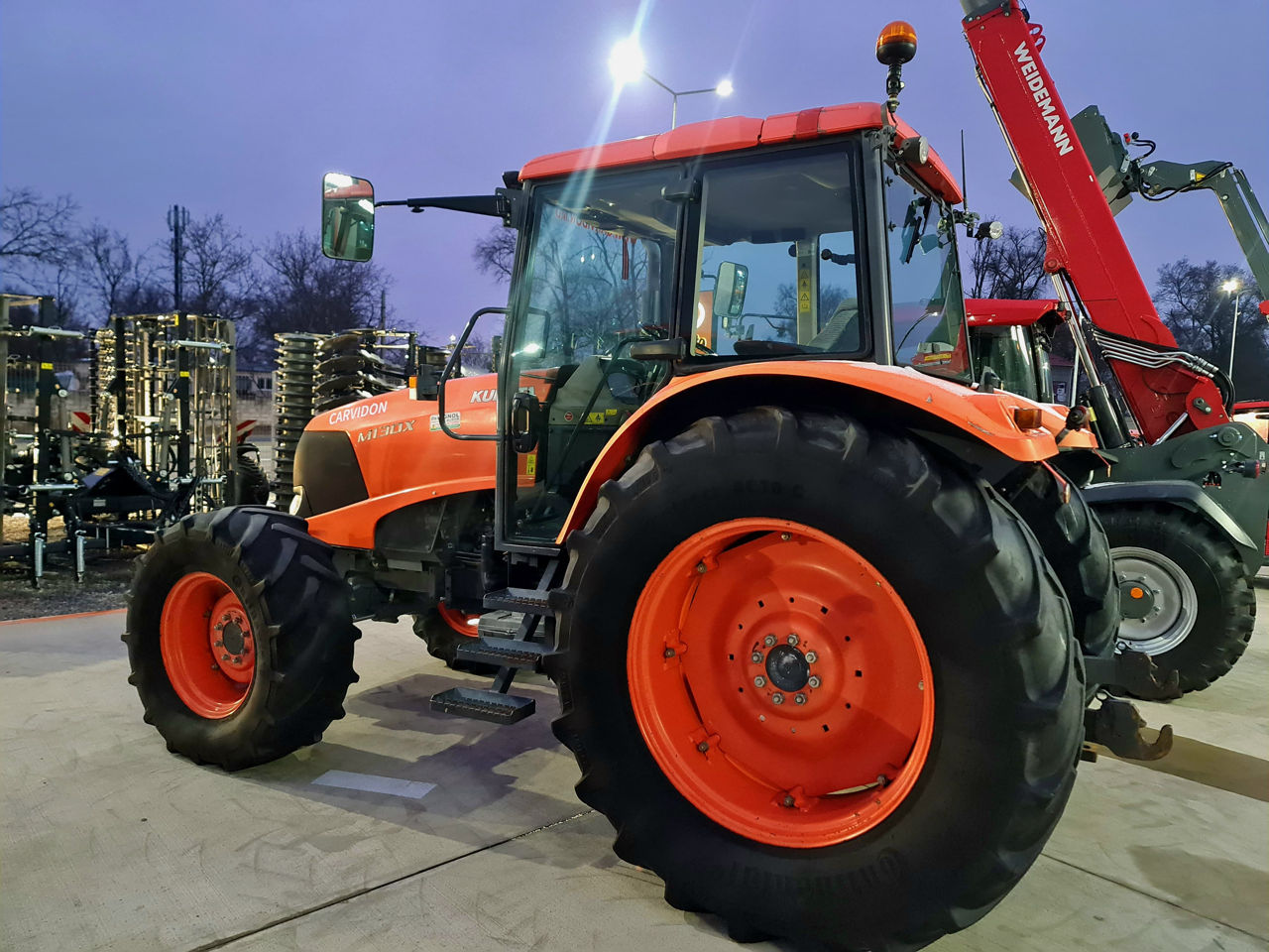 Tractor Kubota M130X foto 3