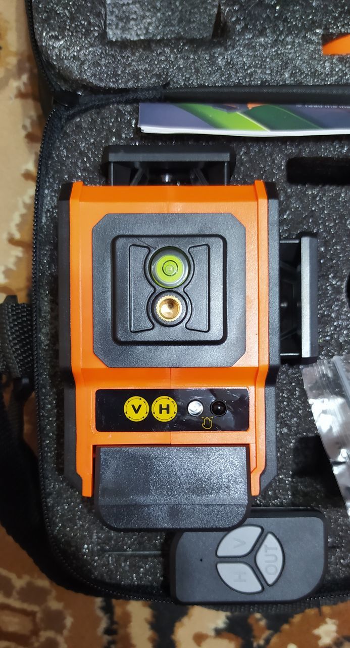 Профессиональный 3D лазерный уровень c аккумулятором.