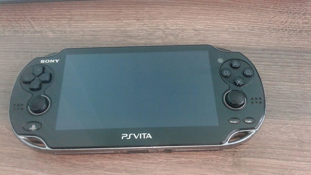 PS Vita прошитая + 16Gb SD Card