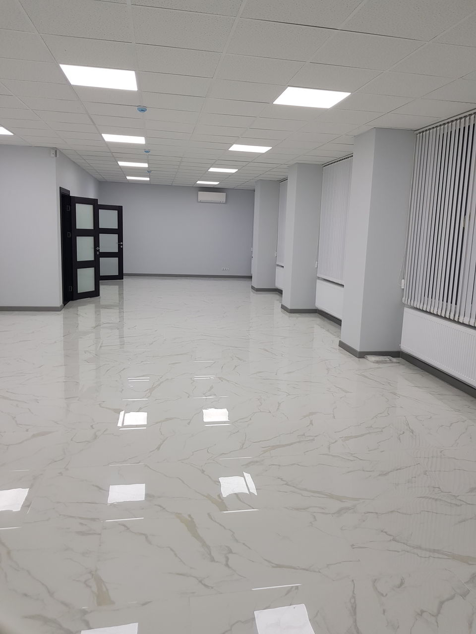 Chirie Spațiu comercial cu amplasare comodă pe Prima Linie la str. Mircea cel Bătrân. фото 6
