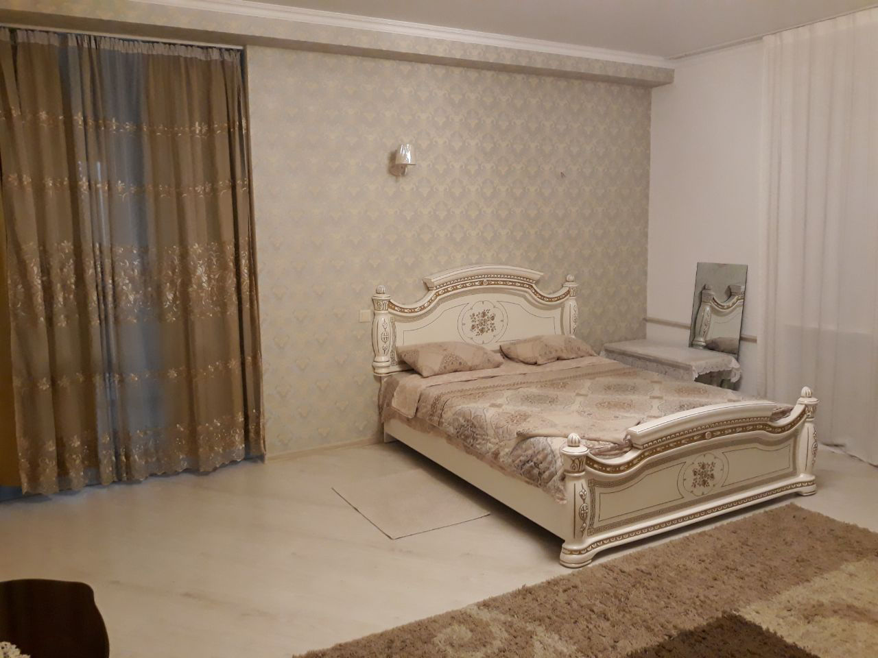 Apartament cu 2 camere, 72 m², Centru, Chișinău foto 2