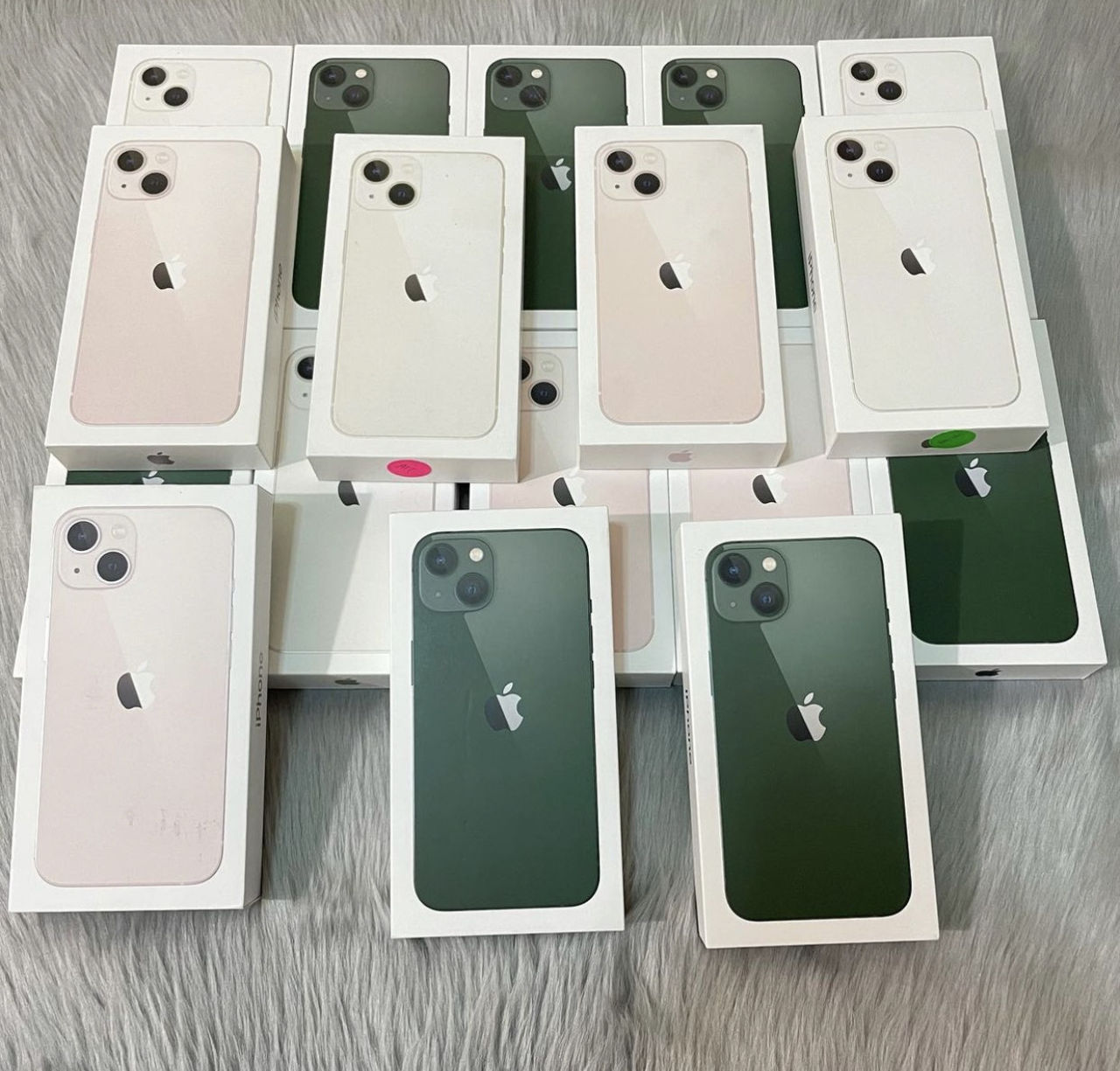 IPhone 15 - 640 Euro, IPhone 15 Plus - 750 Euro, IPhone 15 Pro - 930 Euro, IPhone 15 Pro Max - 1080E foto 5