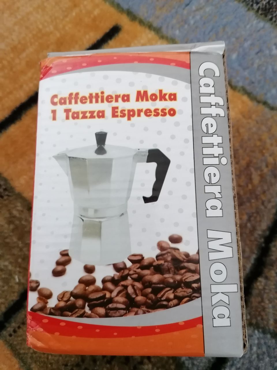 Продаю кофеварку новая
