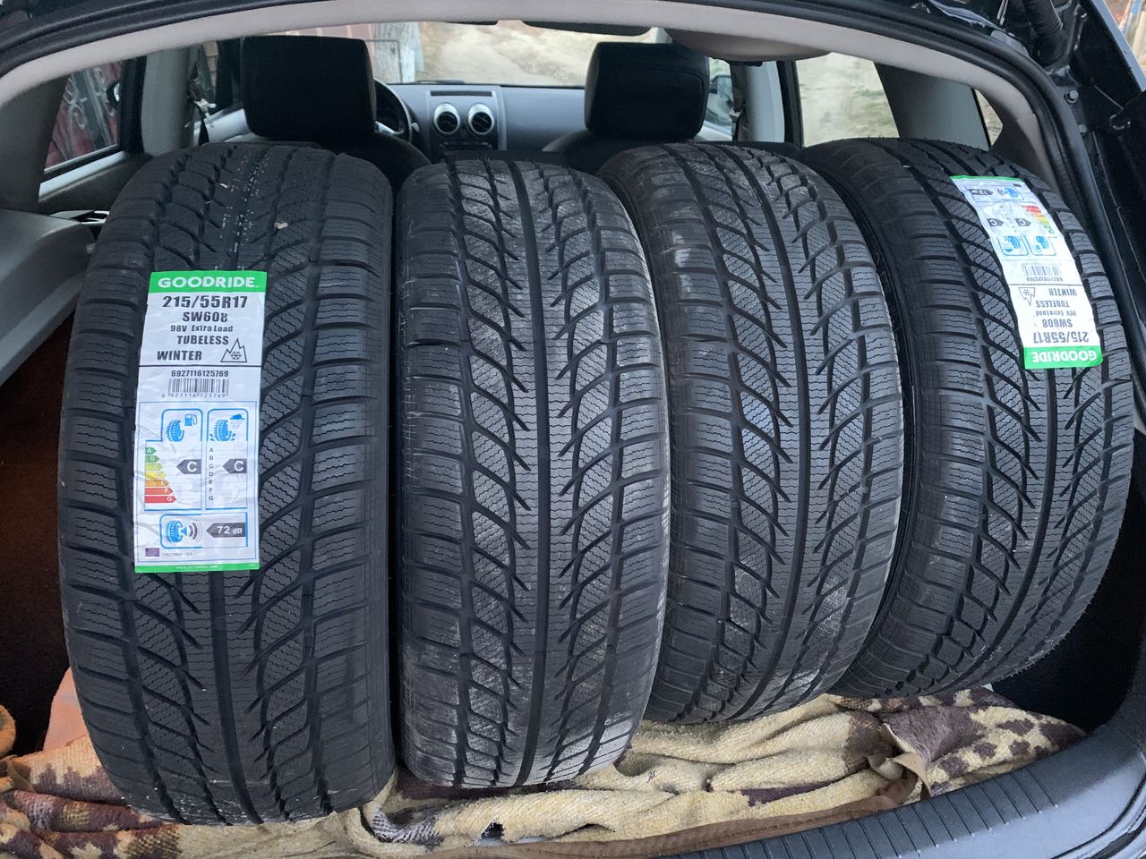 Goodride 215/55/R17