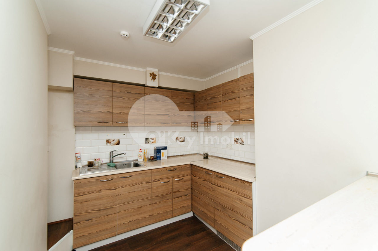 Oficiu cu o suprafață de 300 mp, Centru, 450000 € ! foto 13