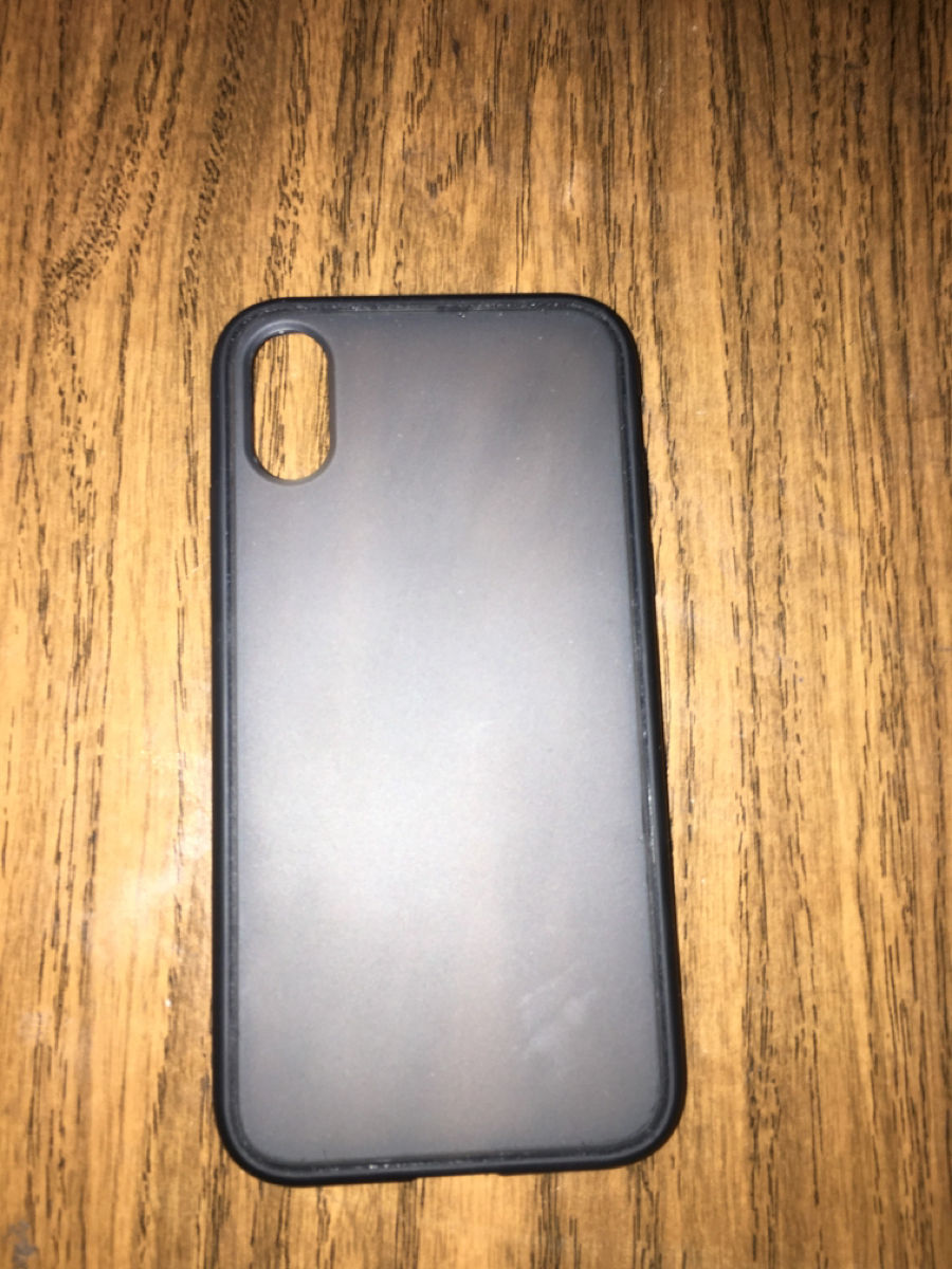 Продаю Оригинальный чехол на iPhone X
