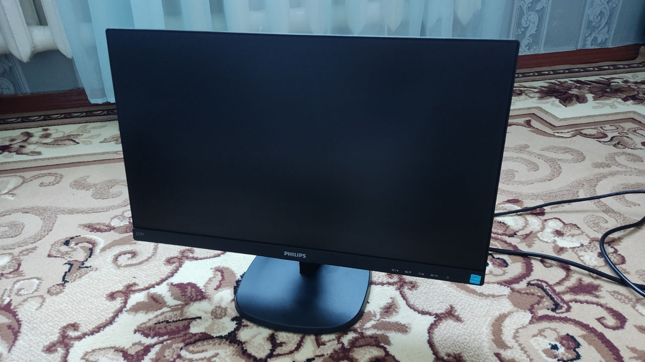 Vând Monitor Philips 223V7 în stare ideală