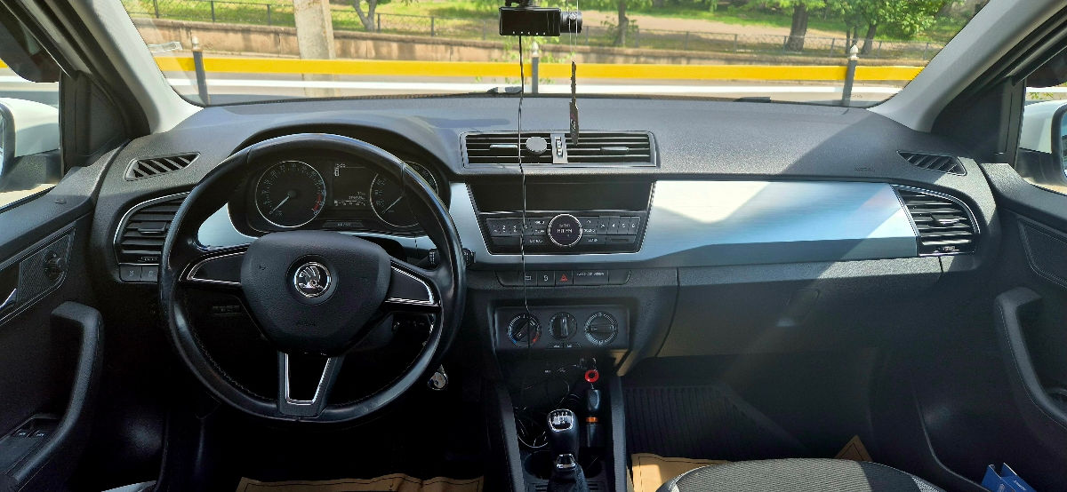 Skoda Fabia фото 8
