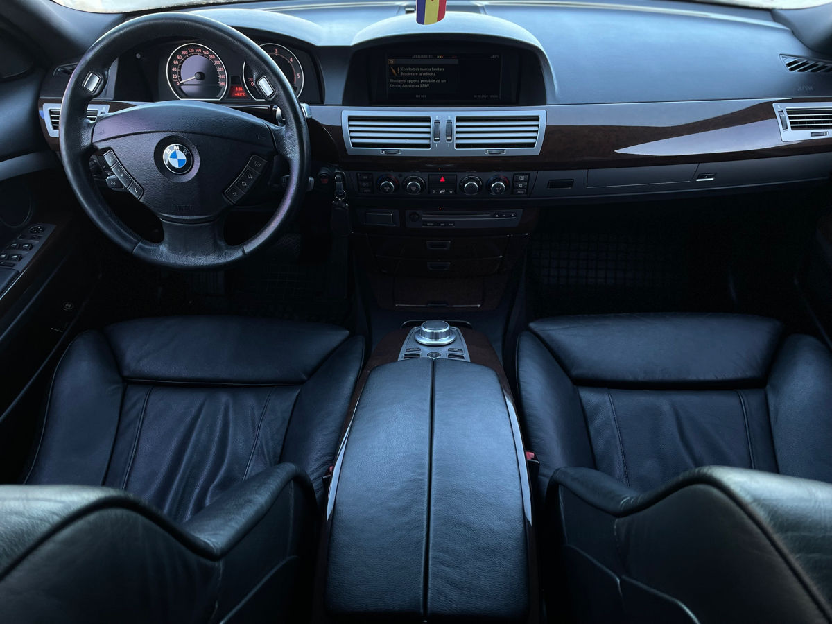 BMW 7 Series фото 13