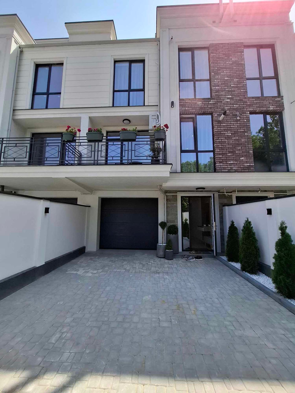 Casa tip Townhouse cu reparatie noua , Durlesti, marginea padurii! foto 1