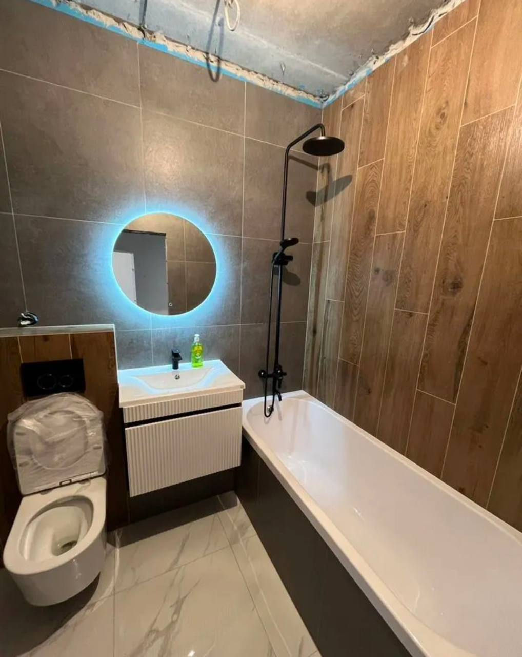 Instalăm plitca, gresie și faianță pentru baie, bucătărie, scări, podele etc. foto 1