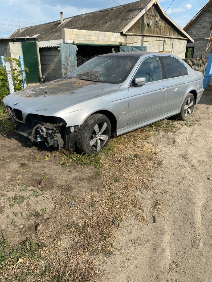 BMW 5 Series фото 1