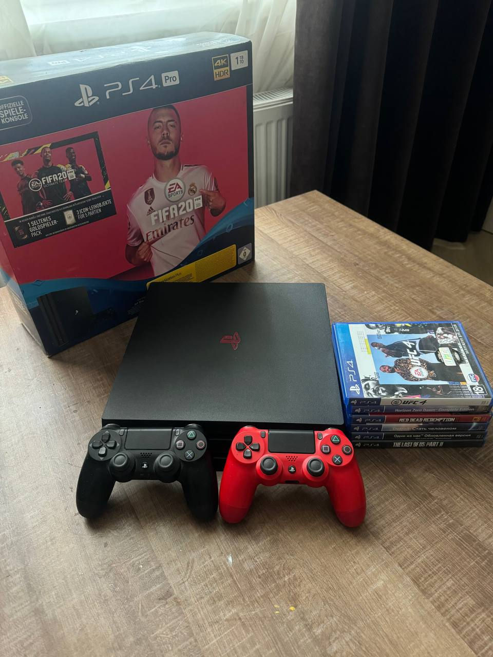 Vand PS4 PRO 1TB stare practic noua  foto 0