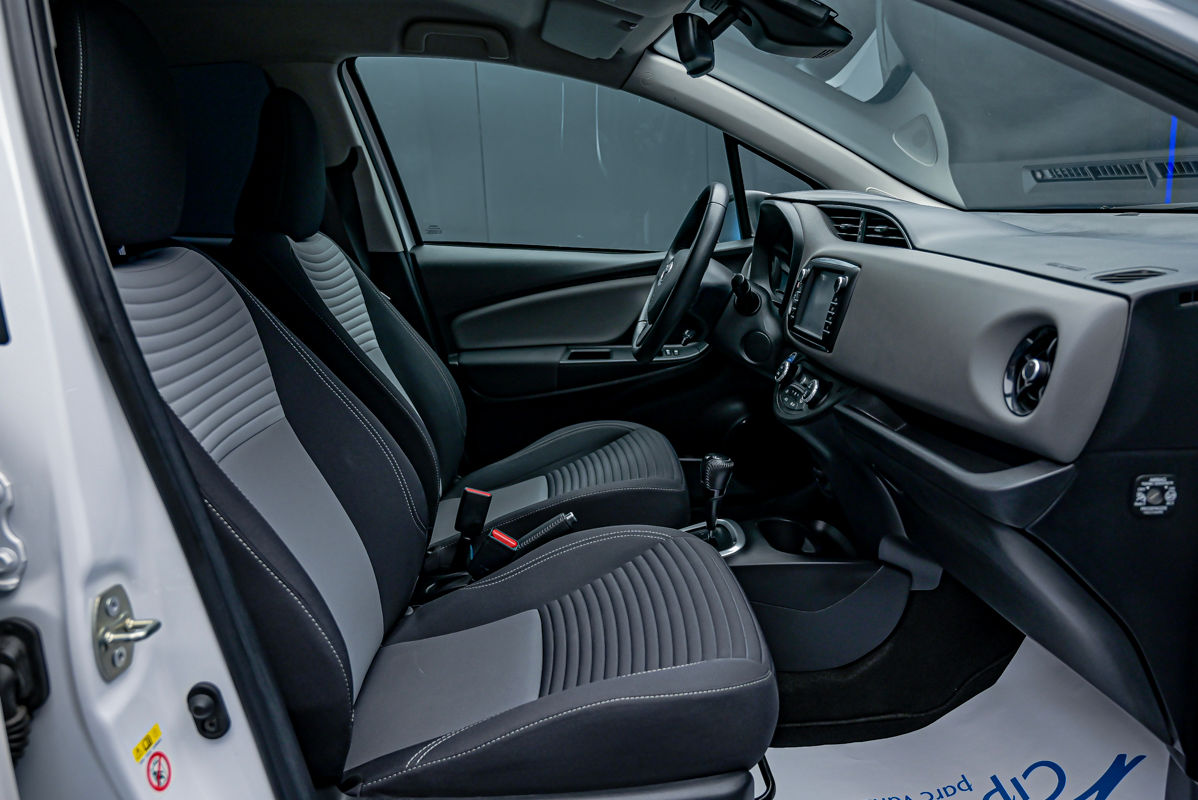 Toyota Yaris фото 6