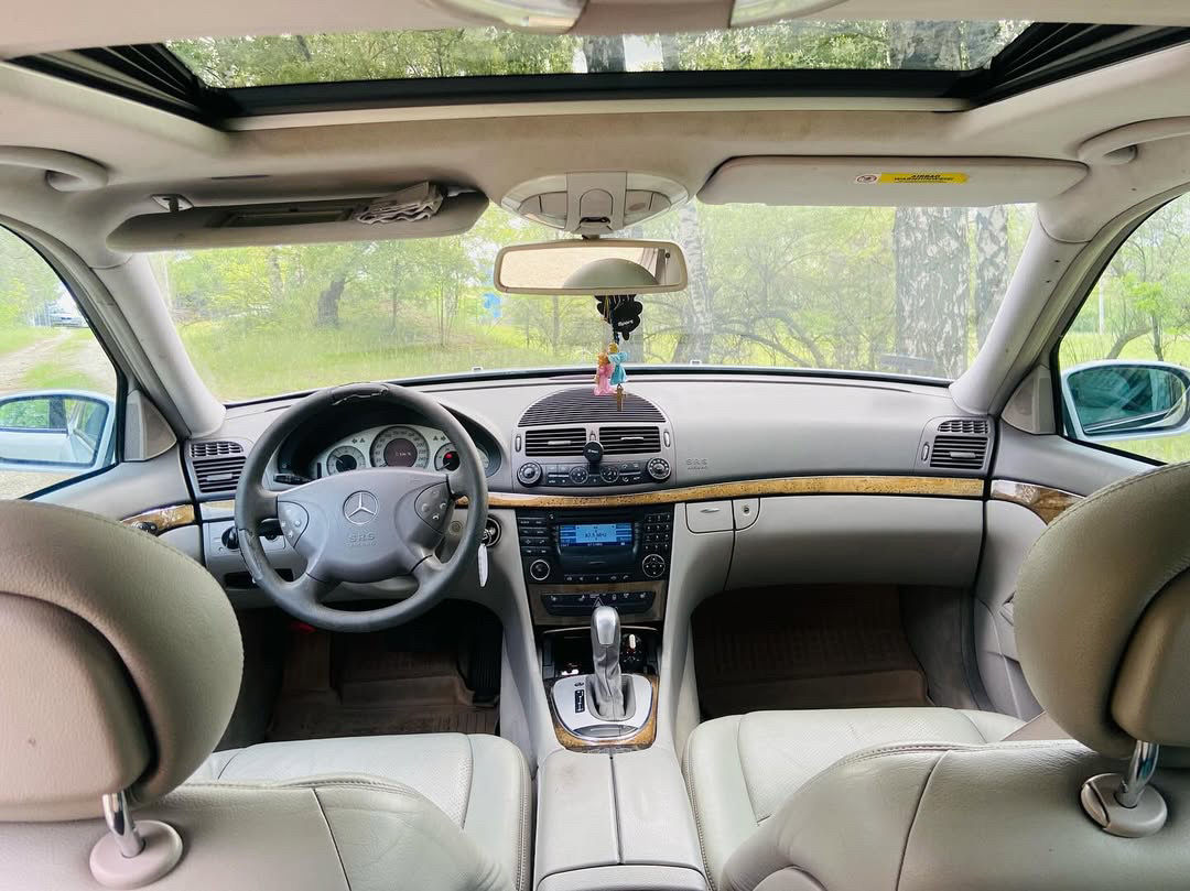 Mercedes E-Class фото 4