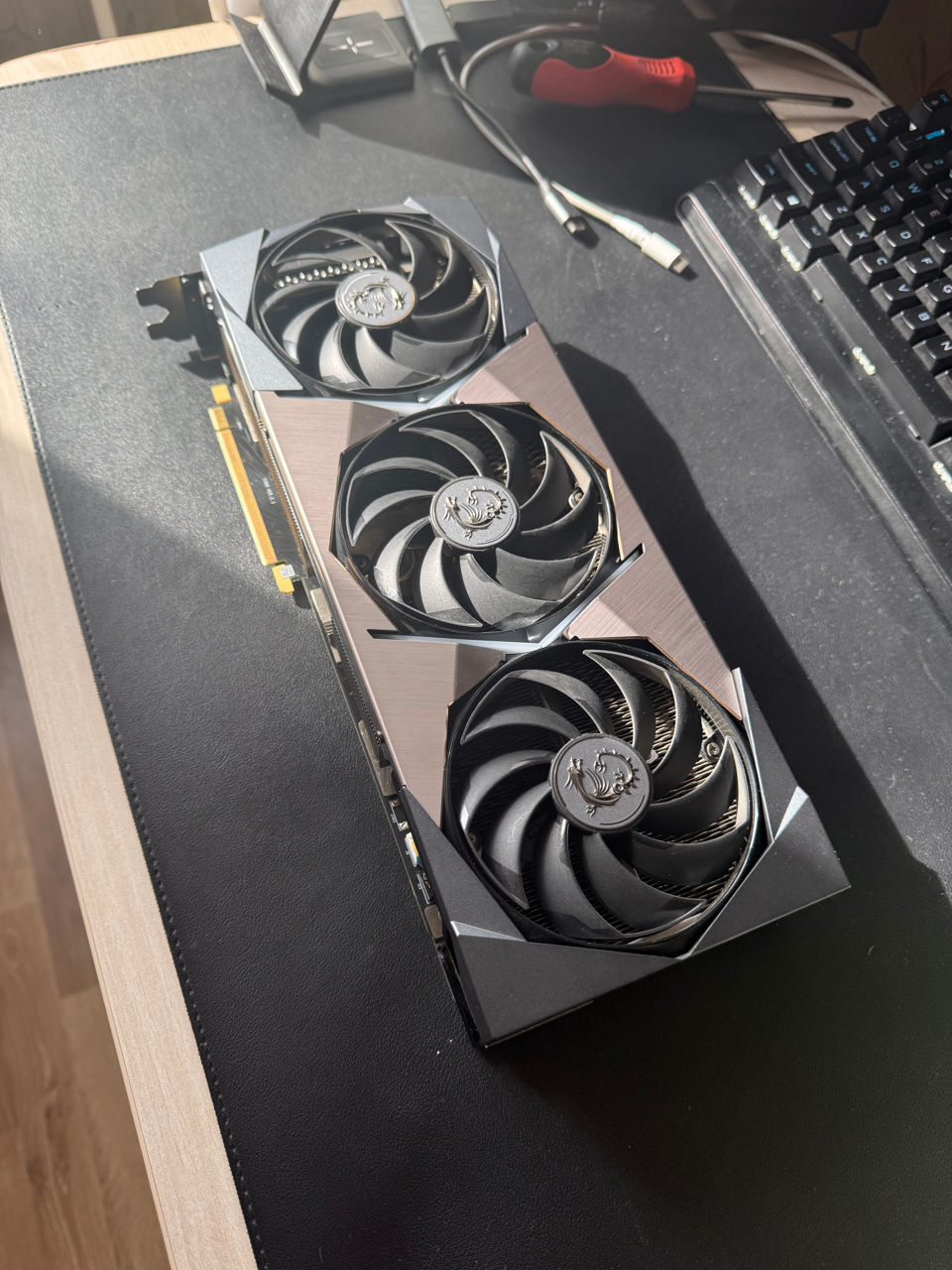 MSI GeForce RTX 3080 Ti Suprim X 12G foto 1