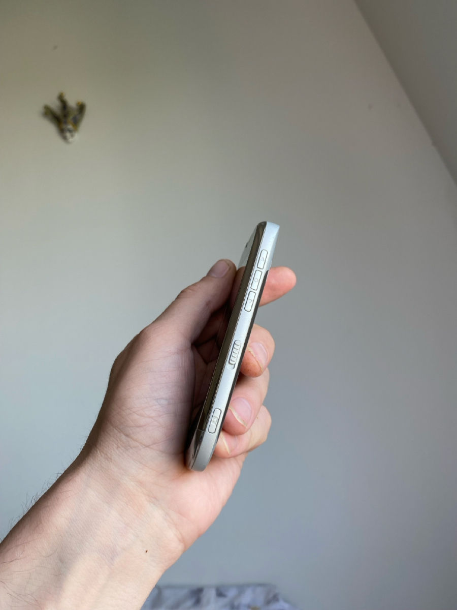 Nokia C7 foto 3