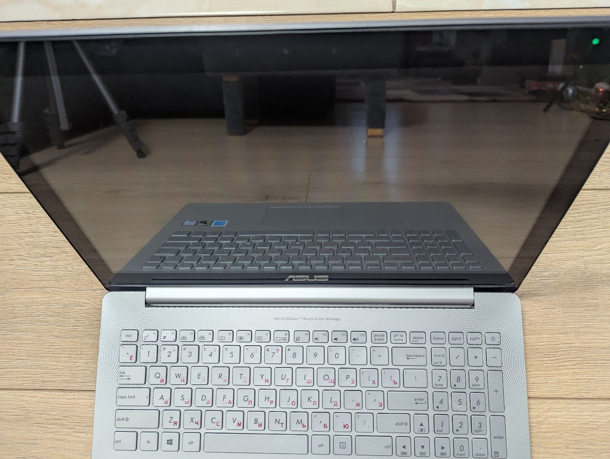 Asus ZenBook Pro (Republic of Gamers) / I7 6700HQ/ GT 960M / 4K IPS Touch Screen foto 4