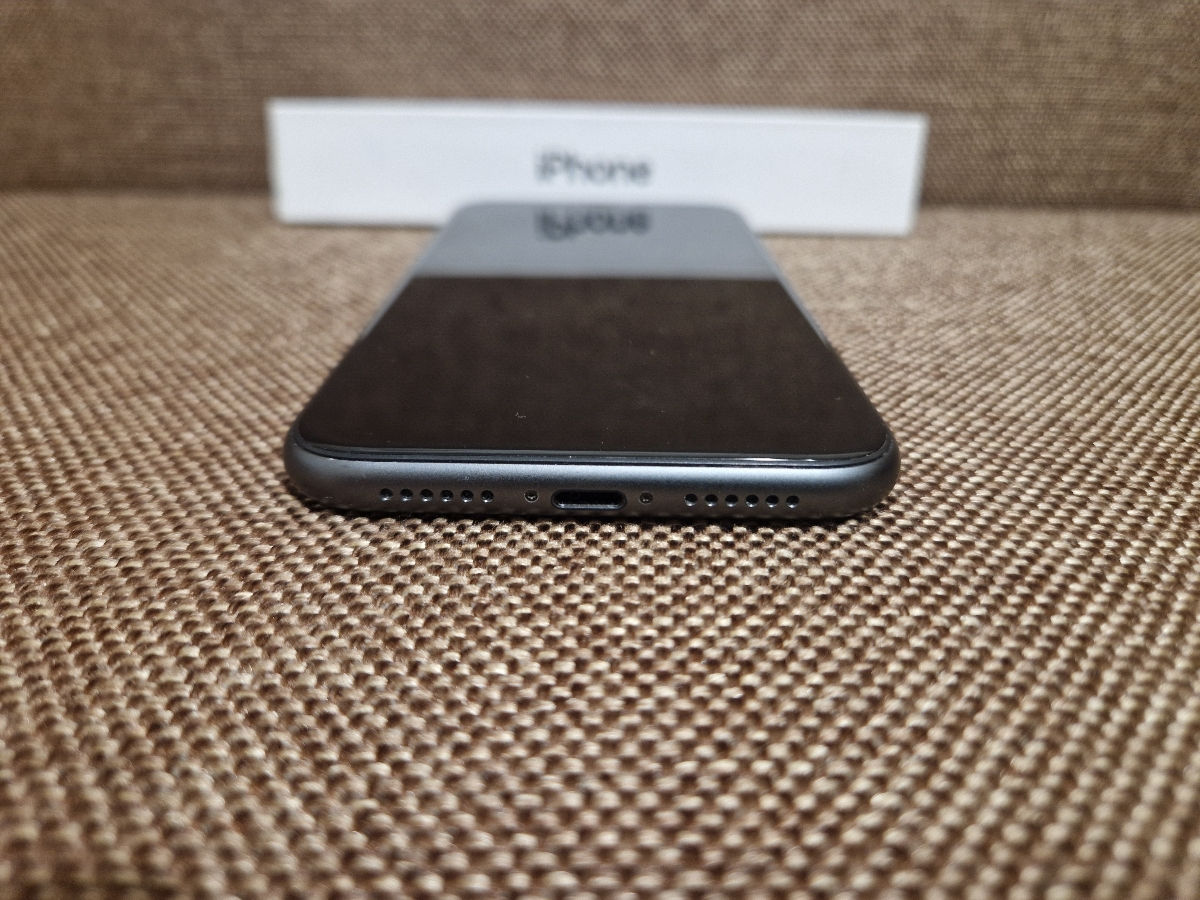 iPhone 11, Black, 64GB foto 9