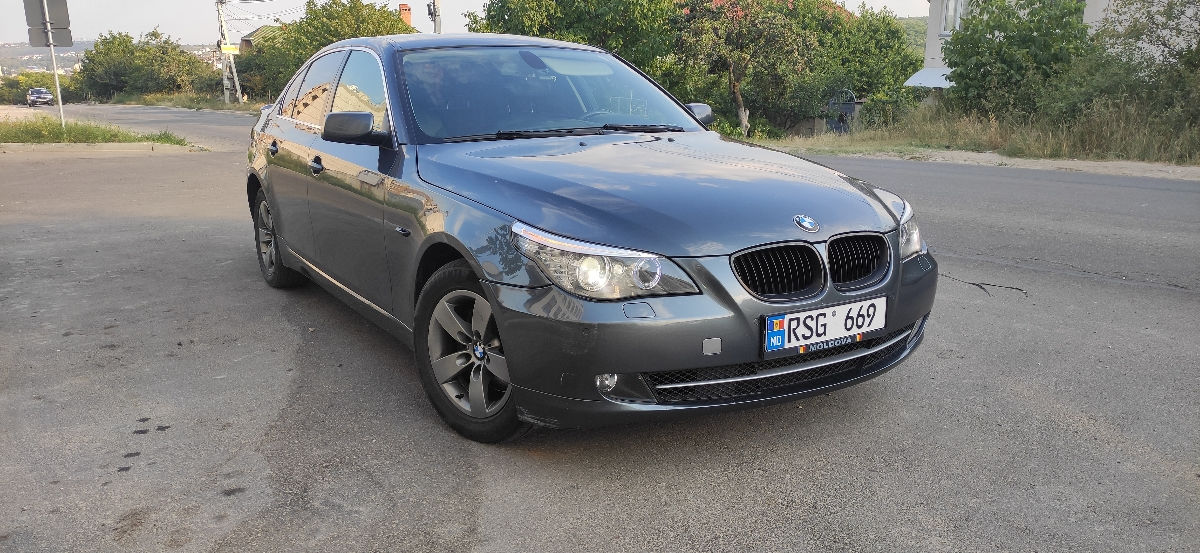 BMW 5 Series foto 1